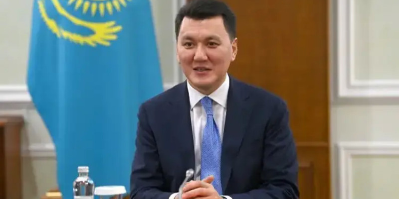 Ерлан Қарин: Елімізде жаңа теңдестірілген билік жүйесі қалыптасты