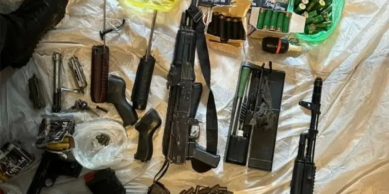 Ақтөбе облысының тұрғыны 21 атыс қаруын үйінде сақтаған