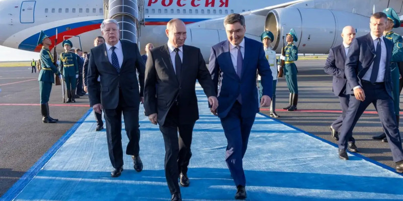 Ресей Президенті ШЫҰ саммитіне қатысу үшін Астанаға келді