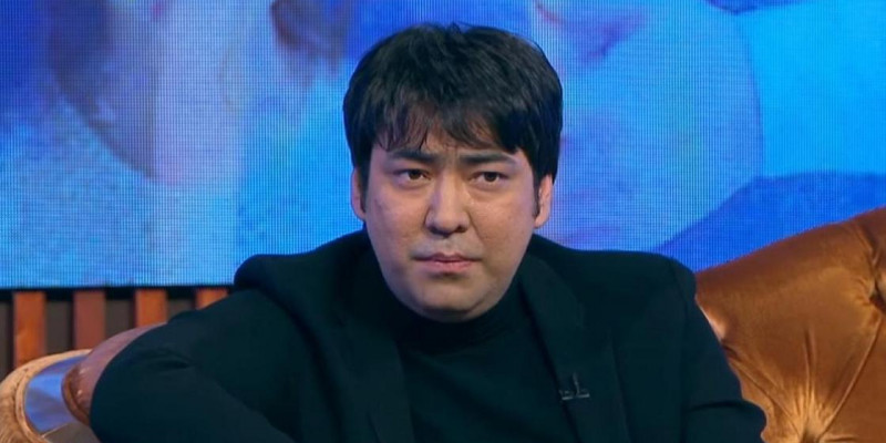 «Хайуандар көбейді»: Мейрамбек Бесбаев танымал әншіге қолдау білдірді (ВИДЕО)