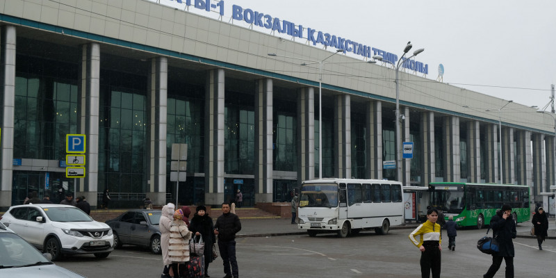 Алматы вокзалының басшысы жұмыстан шеттетілді