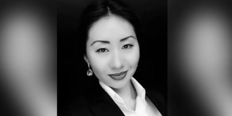 18 рет пышақ салған: Заңгер Айман Асанованың ағасы оның бұрынғы күйеуінен 50 млн теңге талап етті