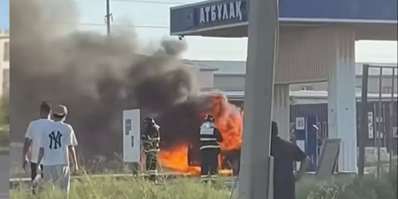 Ақтауда автокөлік түгі қалмай өртеніп кетті