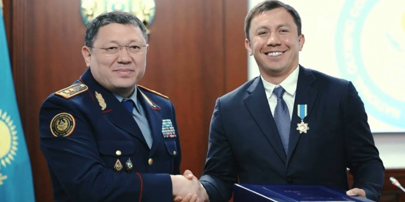 Ішкі істер министрі Геннадий Головкинді марапаттады