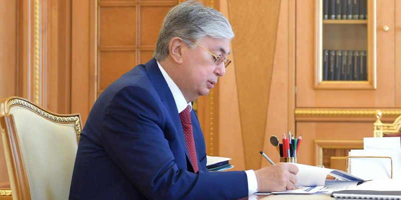 Электрмобильдерге арналған инфрақұрылымды дамыту мәселесі: Тоқаев заңға қол қойды