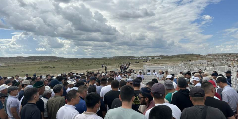 Майқайыңдағы апат: құтқарушының денесі жер қойнына тапсырылды