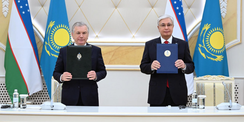Қазақстан мен Өзбекстан президенті бірқатар маңызды құжатқа қол қойды