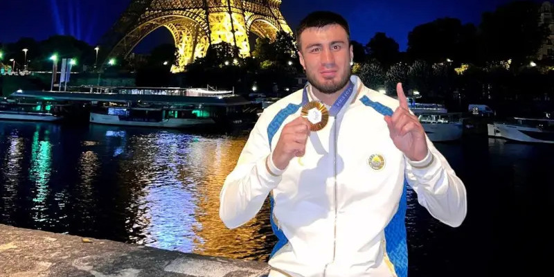 Баходир Жалолов кәсіпқой боксқа ауыспақ