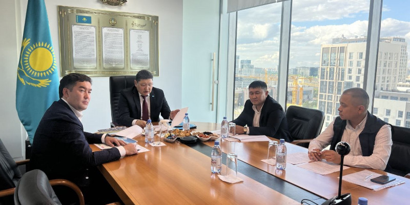 Берік Уәли Көшпенділер ойынына қатысатын қазақстандық құсбегілердің дайындығын тексерді