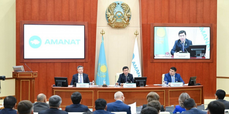 «AMANAT»: Президенттің бастамаларын жұмыла қолдауымыз керек