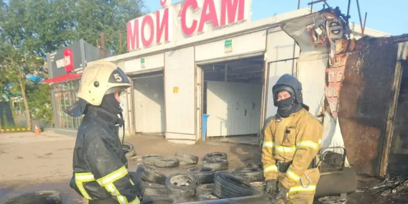 Астанада автосервис өртенді