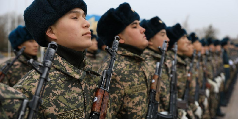 Елімізде әскерге 20 жастан бастап шақыру  ұсынылды