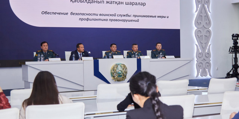 Қорғаныс министрі әскери қызметшілердің өмірі мен денсаулығын ерекше бақылауға алды
