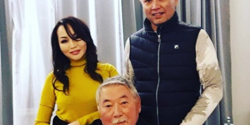 Баян Алагөзова қайын атасын құттықтап, жазба жариялады