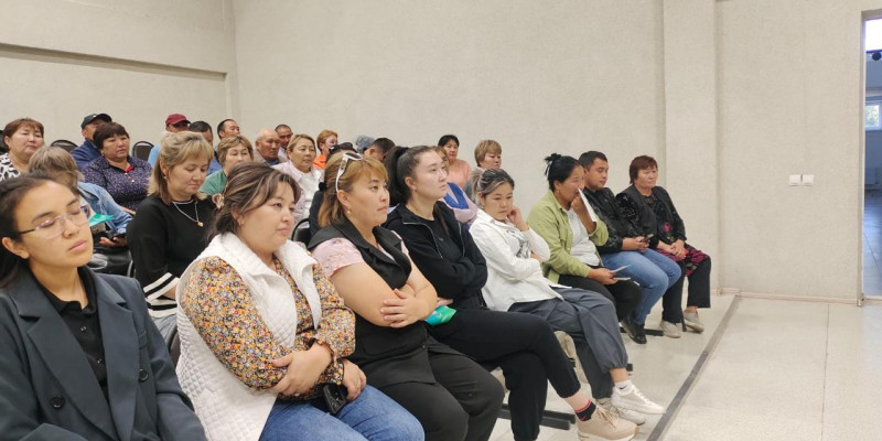 Халықтық штабтың мүшелері Айнабұлақ ауылының тұрғындарымен кездесті