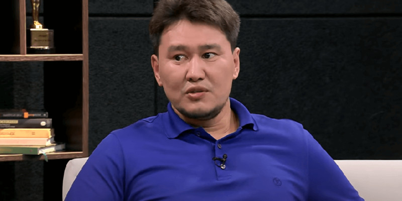 «Үйленгім келеді»: Жахан Отарғалиев қиналғанда достарының бәрі тастап кеткенін айтты
