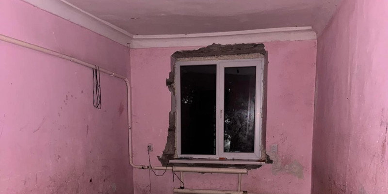 «Қайыр сұратқан»: Түркістан облысында қауіпті үйде тұрып жатқан 10 бала анықталды
