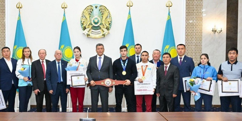 СҚО әкімі бірқатар спортшыға пәтер мен қаржылай сыйақы табыстады