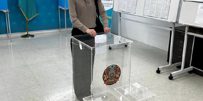 АЭС салу бойынша референдумда кім бірінші болып дауыс берді?