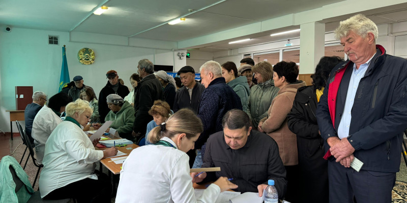 Референдум: Үлкен ауылының тұрғындары дауыс беруге белсенді қатысып жатыр