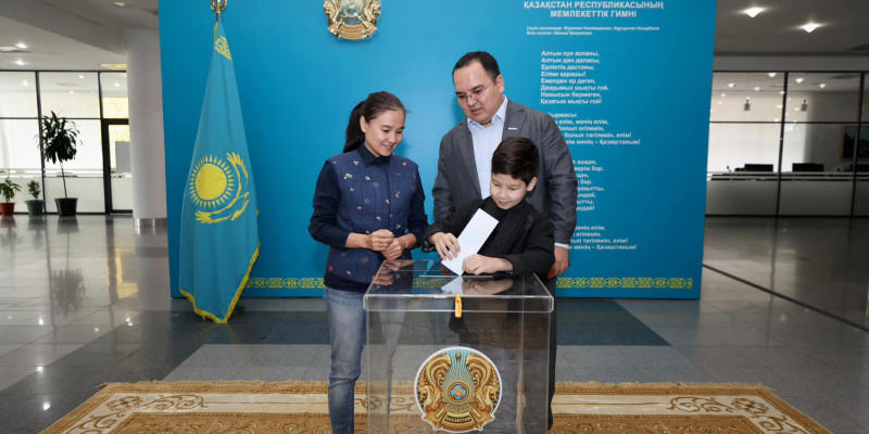 «AMANAT» партиясының Атқарушы хатшысы референдумда дауыс берді