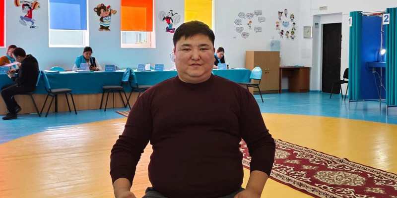"Референдумға аға буын өкілдерімен қоса жастар көп келіп жатыр"– бақылаушы