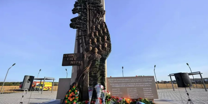 Семейде алапат өрттен қаза тапқан орманшылардың құрметіне ескерткіш орнатылды