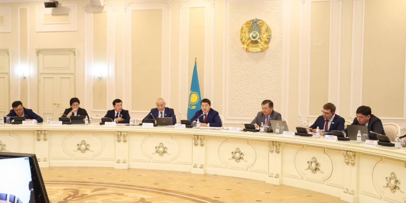 Депутаттар Маңғыстау өңірінің экологиялық, энергетикалық және сумен жабдықтау мәселелерін талқыға салды