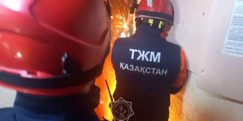 Елордалық құтқарушылар 80 жастағы әженің пәтеріне бұзып кірген