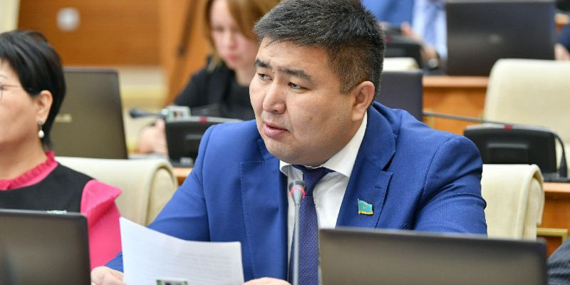 Қымбатшылық пен жұмыссыздықтың зардабын ауыл жұртшылығы көбірек көріп отыр – Елнұр Бейсенбаев