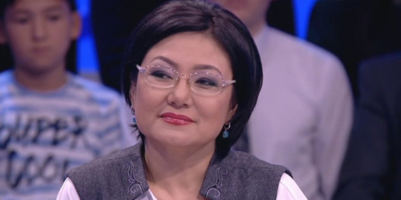 Белгісіз адам Дана Нұржігіт пен ұлына қоқан-лоққы көрсеткен