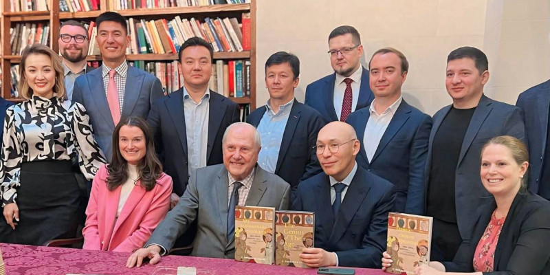 «Қазақ тілі» қоғамы Вашингтонда жаңа кітаптың таныстырылымын өткізді