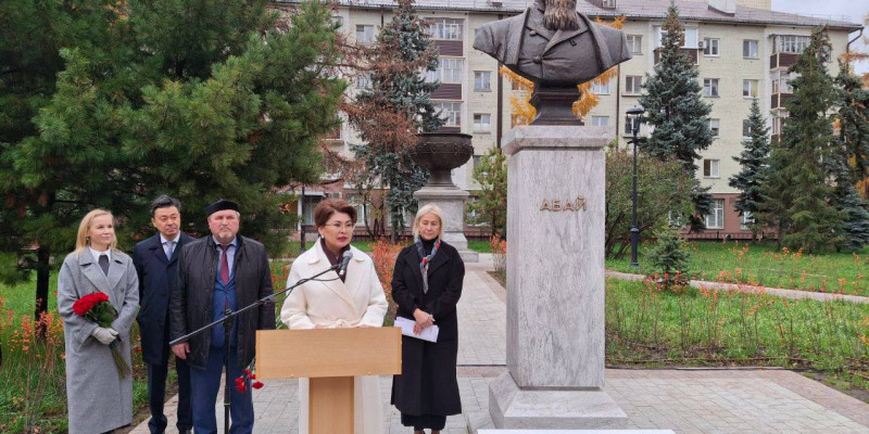 Татарстанда Абай Құнанбайұлының ескерткіш-бюсті ашылды