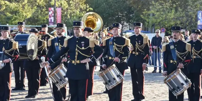 Францияның әскери оркестрі алғаш рет Қазақстанның әнұранын орындады