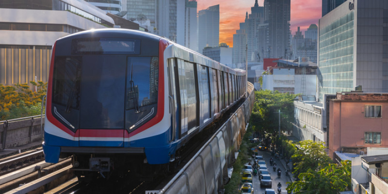 LRT пойызы операторларын оқытуға құжат қабылдау басталды