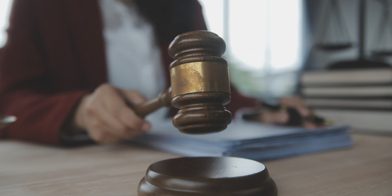 Өскемендік актриса театр директорын сотқа берді