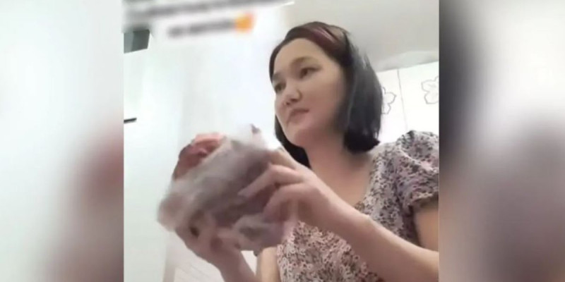 «Көзіме жас келді»: Ажырасып кеткен әйеліне ет әкеп берген адам көпті сүйсінтті