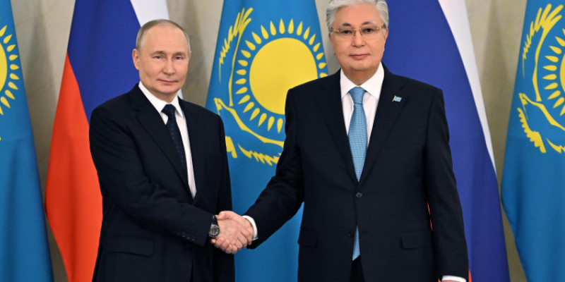 Қасым-Жомарт Тоқаев пен Владимир Путин шағын құрамда келіссөз жүргізді