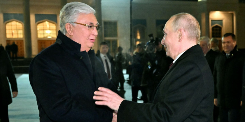 Қасым-Жомарт Тоқаев Владимир Путинді елорда әуежайынан шығарып салды