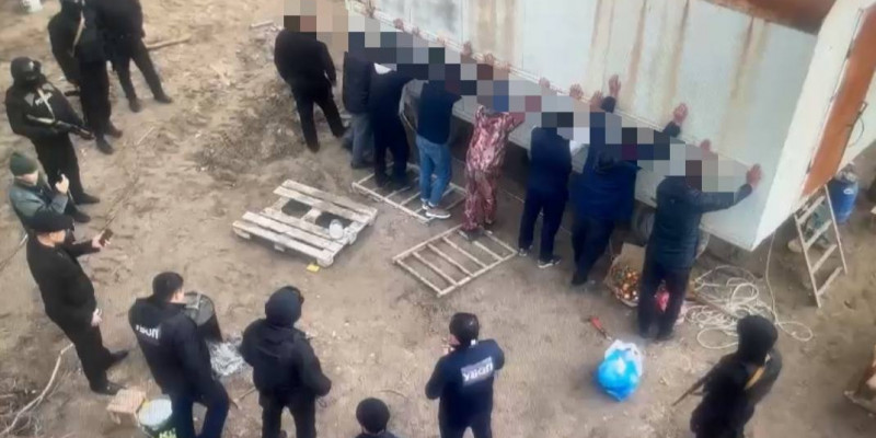 Жер қойнауын заңсыз пайдаланған топ ұсталды (ВИДЕО)