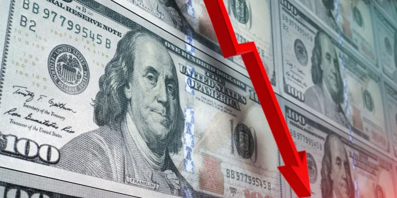 Доллар бағамы 10 теңгеге түсті