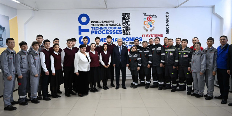 Қасым-Жомарт Тоқаев Хромтау студенттерімен кездесті