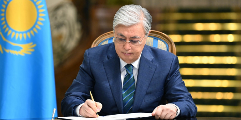 Тоқаев энергетиктерді марапаттау туралы Жарлыққа қол қойды