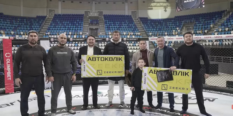 Семейліктер Шавкат Рахмонов пен Асу Алмабаевқа көлік мінгізді