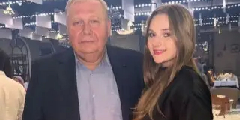 Ақтауда ұшақ апатынан қаза тапқан пилоттың қызы әкесіне жантебірентерлік жазба арнады