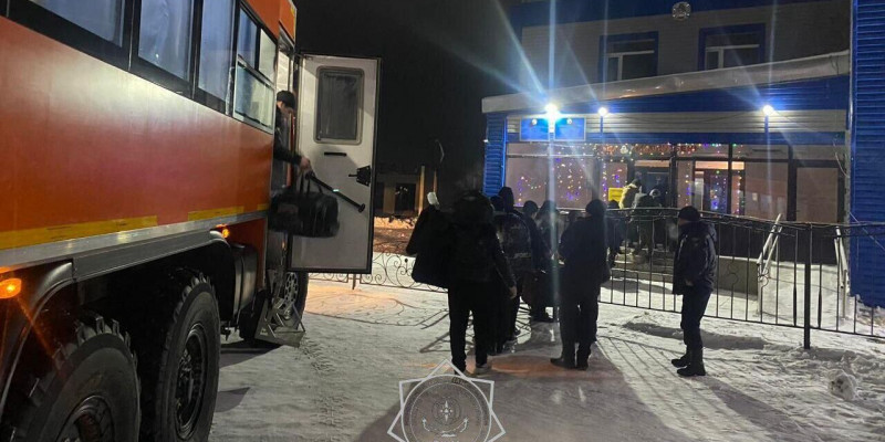 Қарағанды ​​облысында бұзылған автобустың жолаушылары құтқарылды