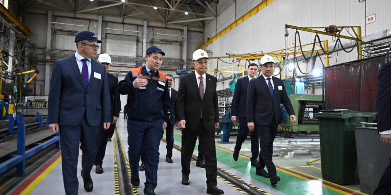 Президент электровоз құрастыру зауытының жұмысымен танысты