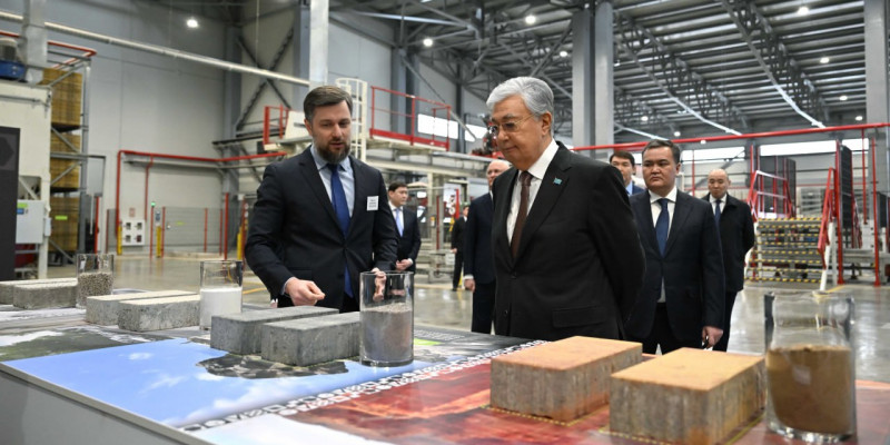 Президент құрылыс индустриясы нысандарымен танысты