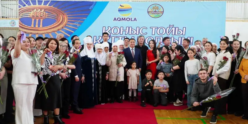 Қосшы қаласында 100-ге жуық отбасы қоныс тойын тойлады