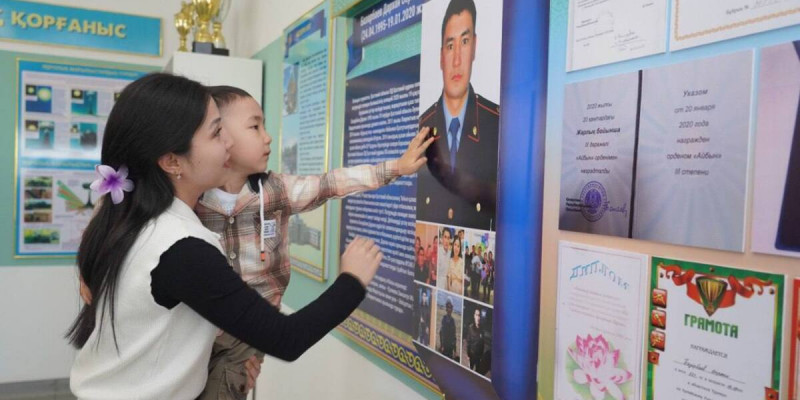 Қостанай облысында ерлікпен қаза тапқан полицейге құрмет көрсетілді